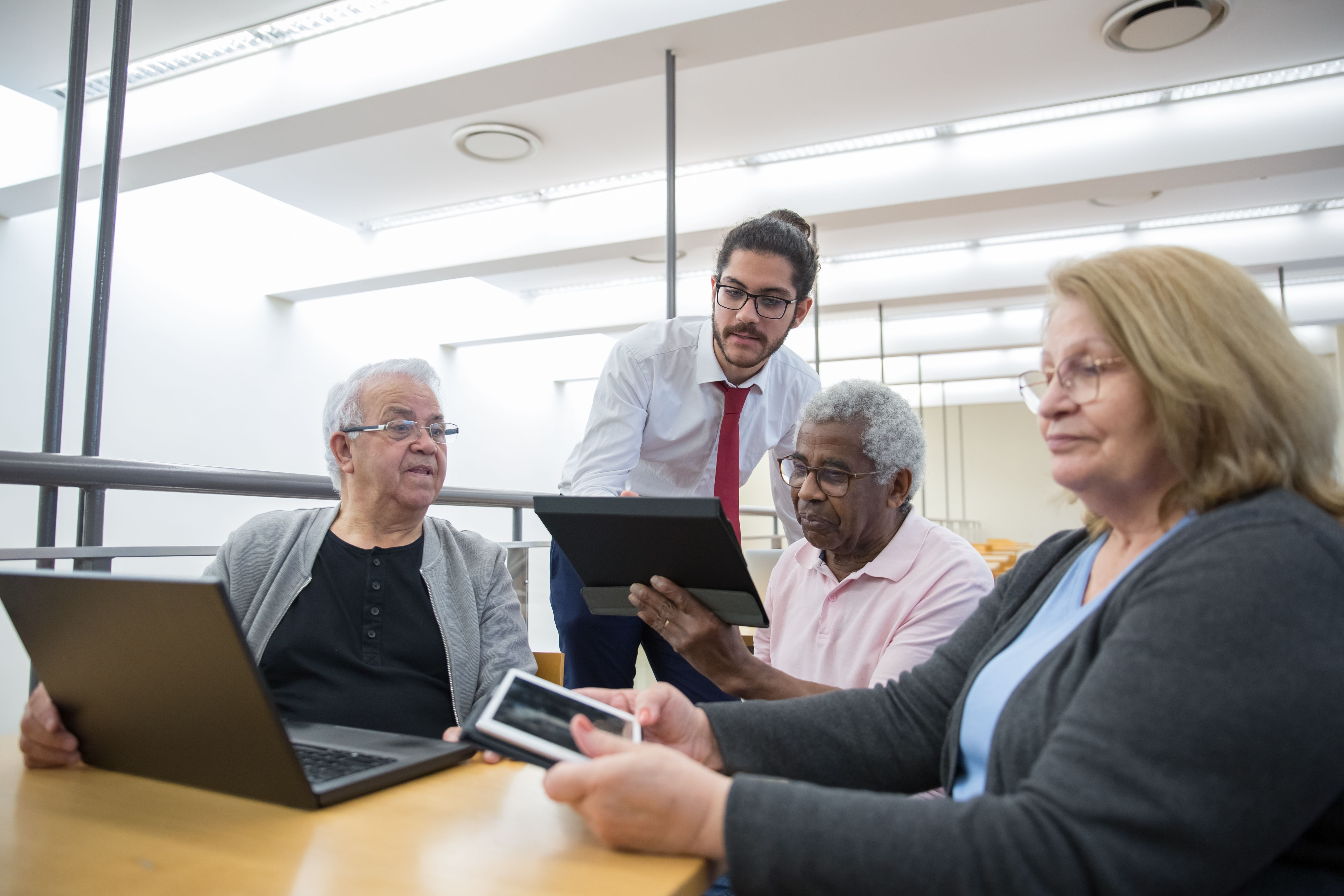 Senior receiving tech help